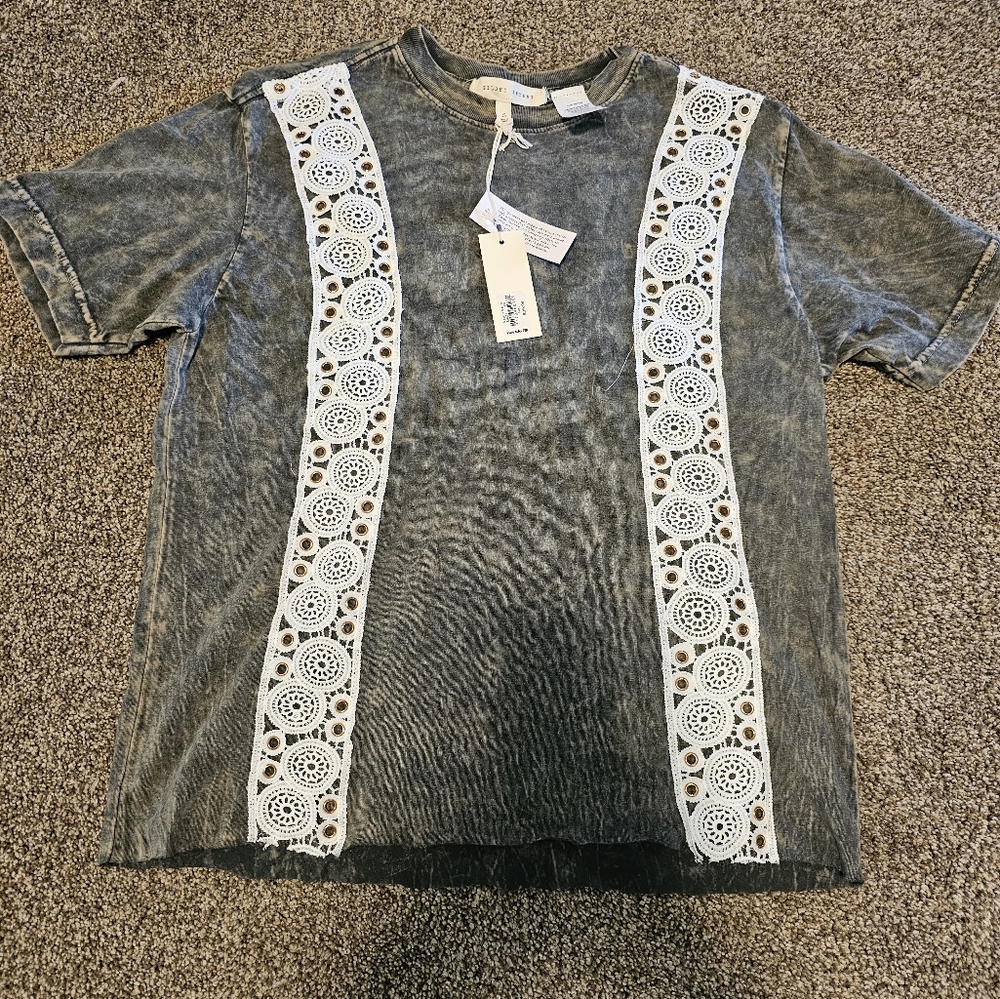 Short sleeve shirt from the Buckle.
